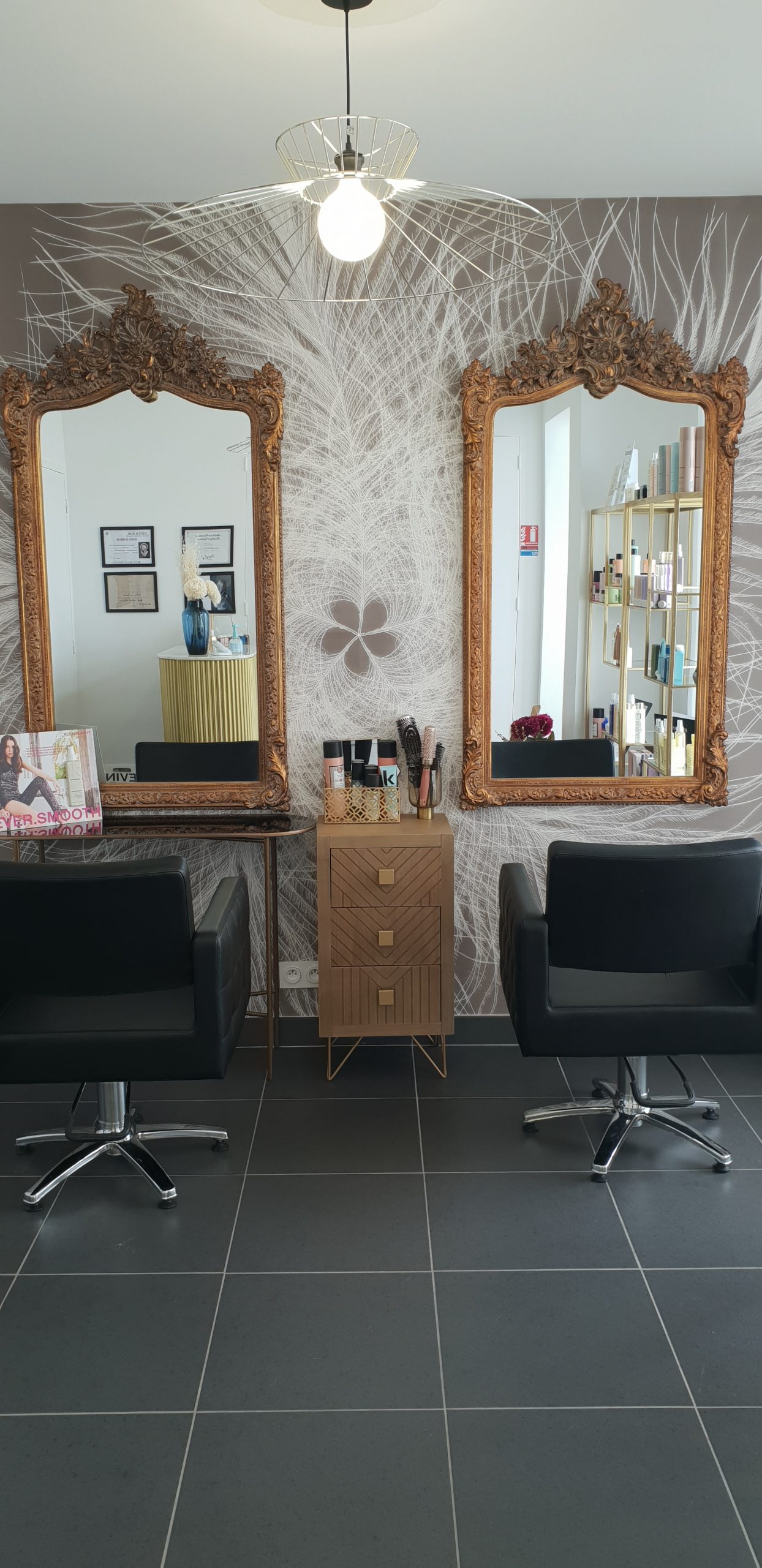 le miroir de Vanessa salon de coiffure Saint-Nazaire